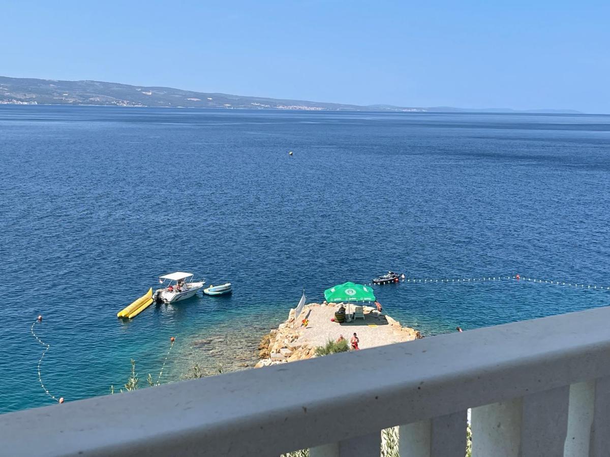 Apartments Lozina On The Beach Omiš Exteriör bild